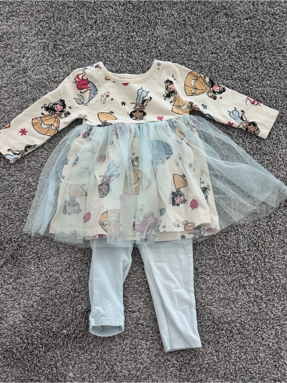 Disney princess set (dress and pants)